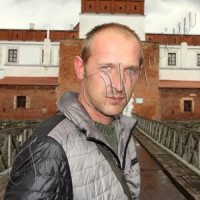 А в мирному житті він — скромний трудівник